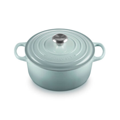 Le Creuset Signature Cast Iron 24cm Casserole Dish
