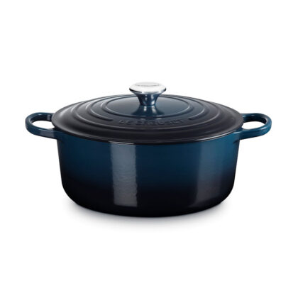 Le Creuset Signature Cast Iron 28cm Casserole Dish